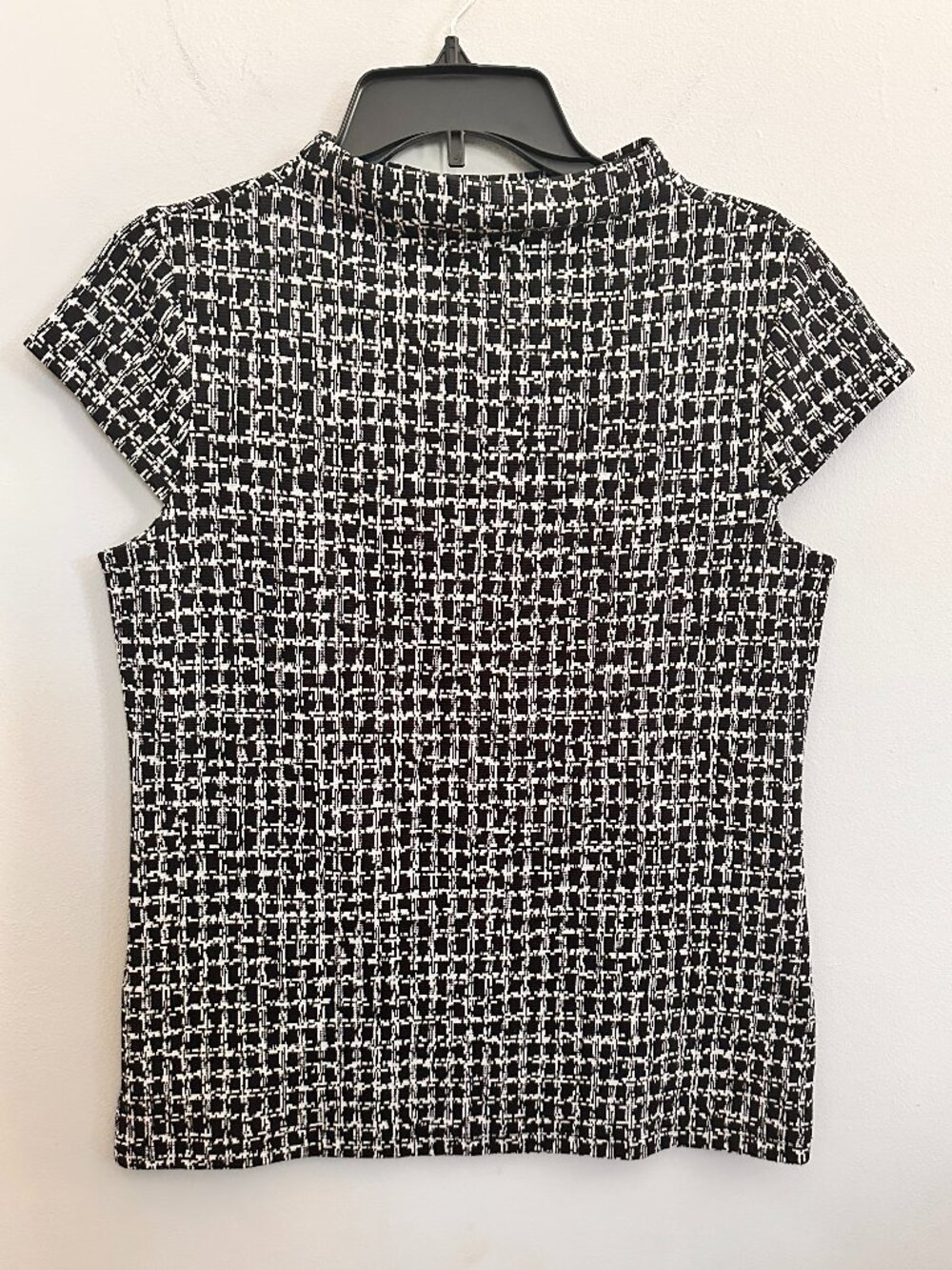 NWT Ann Taylor Black White Geometric Print Mock Neck Top M